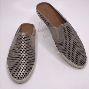 FRYE Melanie Perforated Leather Mule Silver sz 7 NWOT
